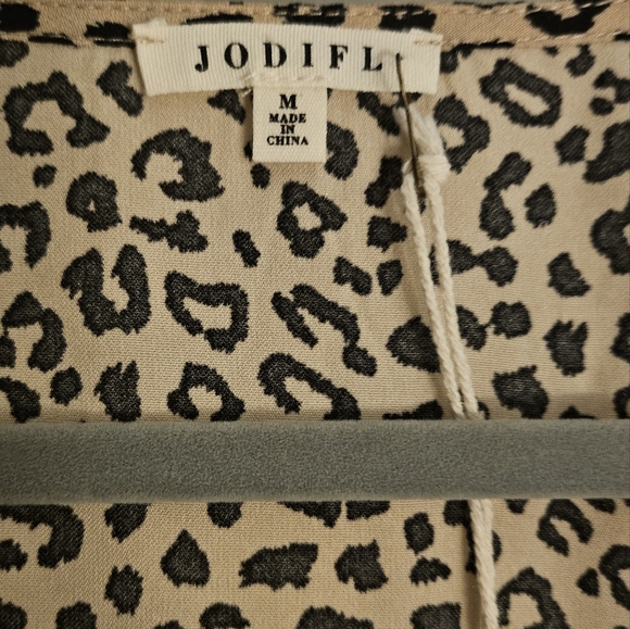 3 for 25$ Jodifil Leopard blouse with cuffed sleeves - Picture 7 of 7